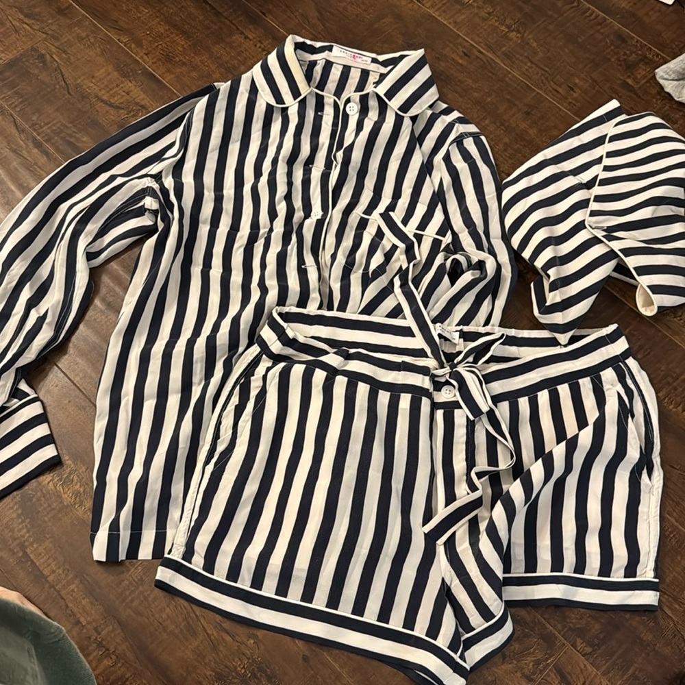 Equipment Silk pajamas set Small